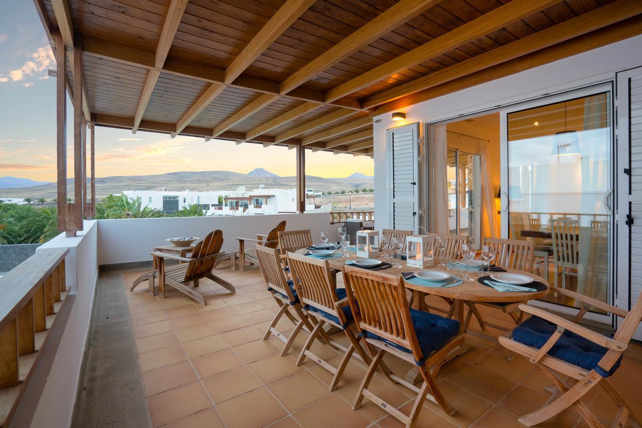 Villa Dedalos - A Luxury Large Villa With A Heated Pool In Пуерто-Калеро Екстер'єр фото