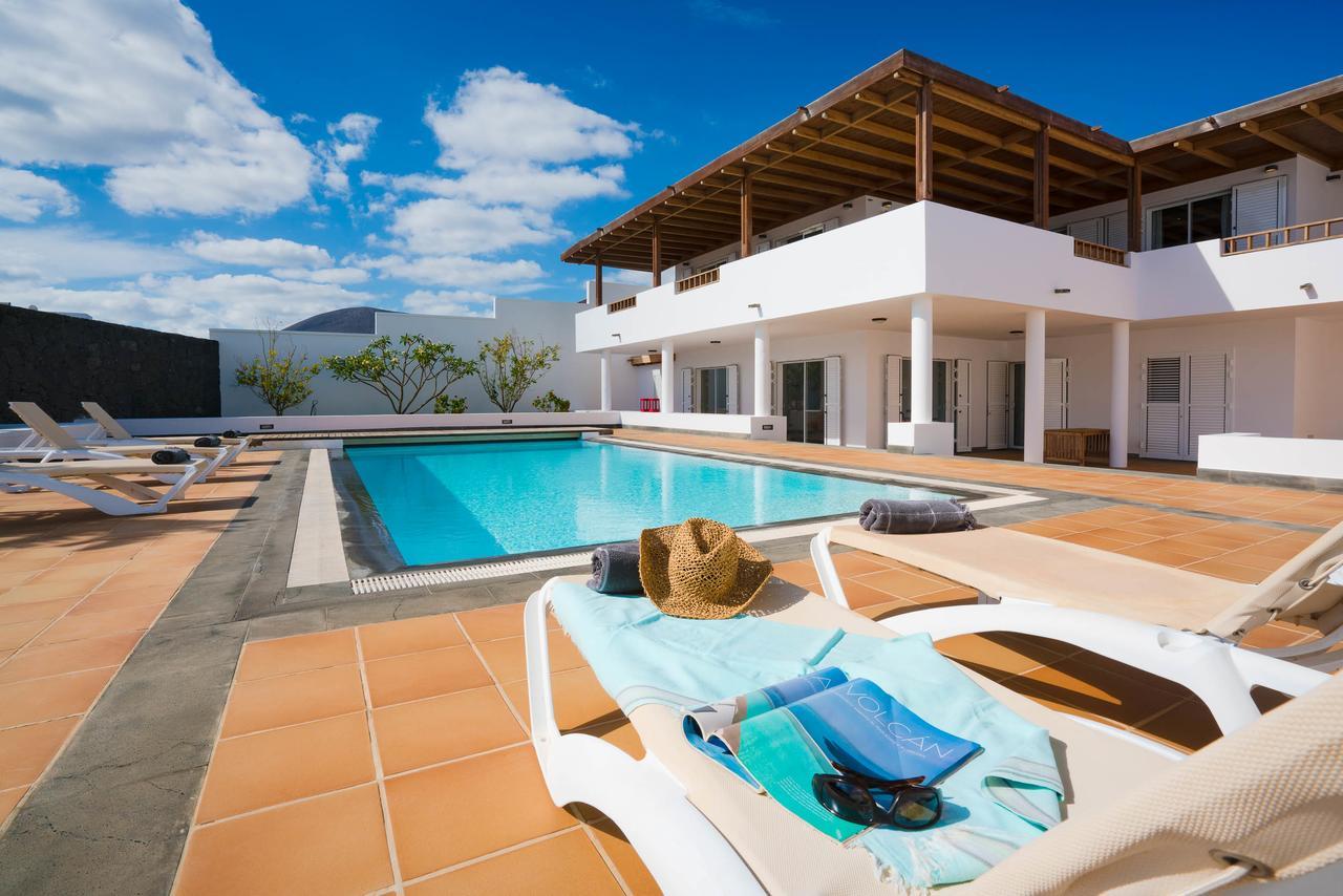 Villa Dedalos - A Luxury Large Villa With A Heated Pool In Пуерто-Калеро Екстер'єр фото